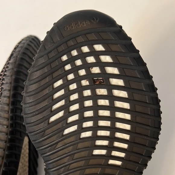 ADIDAS YEEZY BOOST 350 v2 NON- REFLECTIVE MENS 6.5 WOMENS 7.5 - Picture 15 of 16